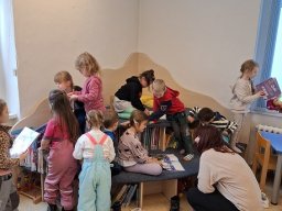 NÁVŠTĚVA KNIHOVNY