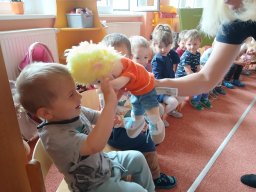 Oči, uši, pusu, nos máme pro radost