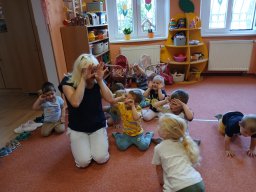 Oči, uši, pusu, nos máme pro radost