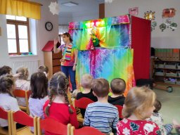 O VESELÉM VÁNOČNÍM STROMEČKU