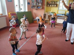 Buchy, buchy, buch, v domě straší duch