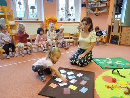 Vítr otrhal stromy do hola